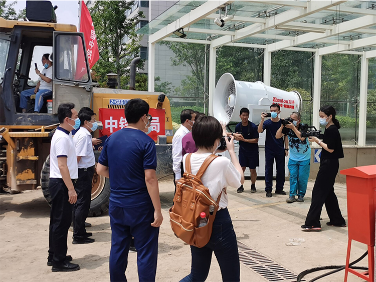 鄭通車載式霧炮機(jī)助力洪災(zāi)災(zāi)后重建工作案例實(shí)拍