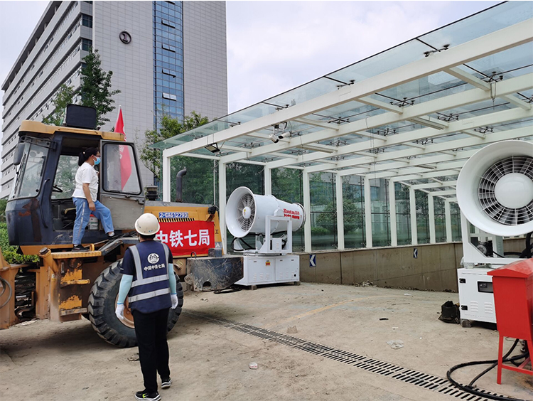 鄭通車載式霧炮機(jī)助力洪災(zāi)災(zāi)后重建工作案例實(shí)拍