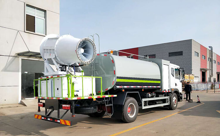 建筑工地霧炮機(jī)降塵相對噴霧降塵系統(tǒng)施工效果如何？