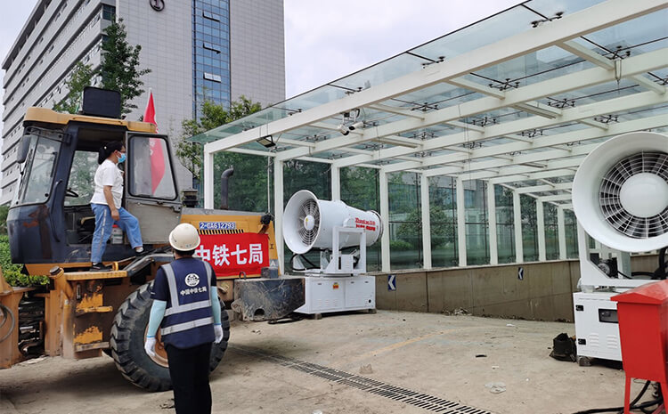 工地霧炮機(jī)是如何改善粉塵污染的？